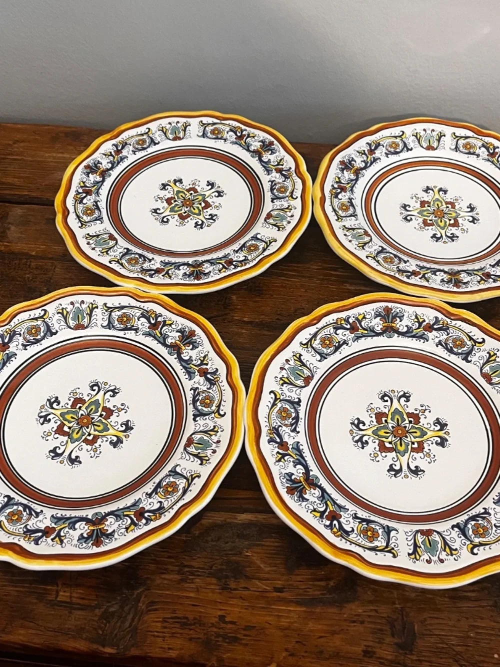 Sur La Table Deruta Salad Plates / Italian Majolica / Hand Painted / Set of 4